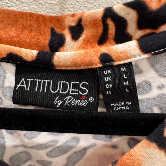 Animal Print Women's Top size medium elbow length sleeve - Picture 2 of 4